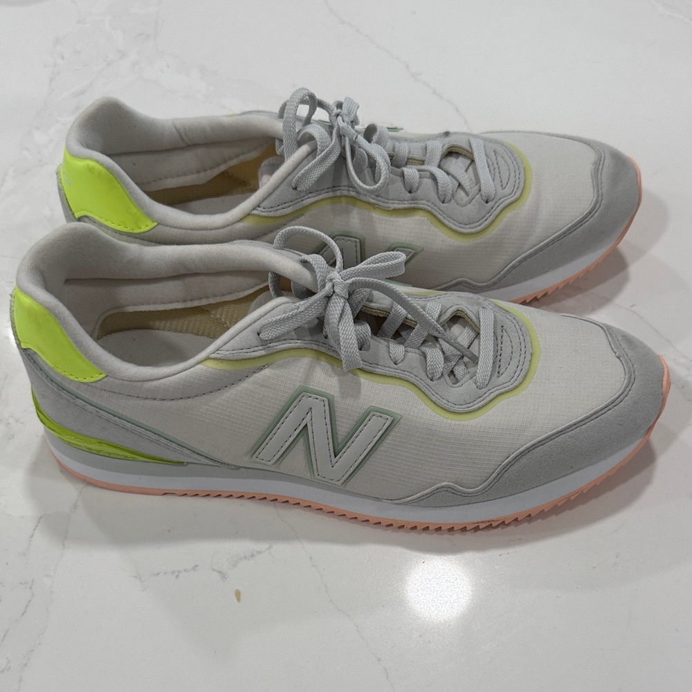 New Balance Women's Sneakers in Gray and Neon Yellow Size 10 - Picture 5 of 8